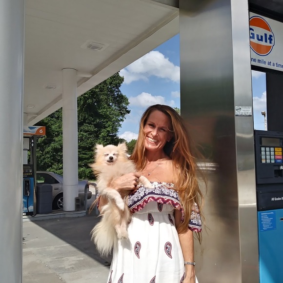 Meet your Posher, Melissa - Picture 1 of 1